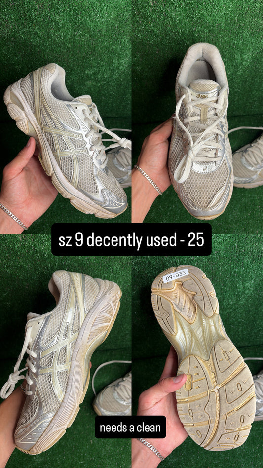 Asics GT 2160 Cream Silver Size 9