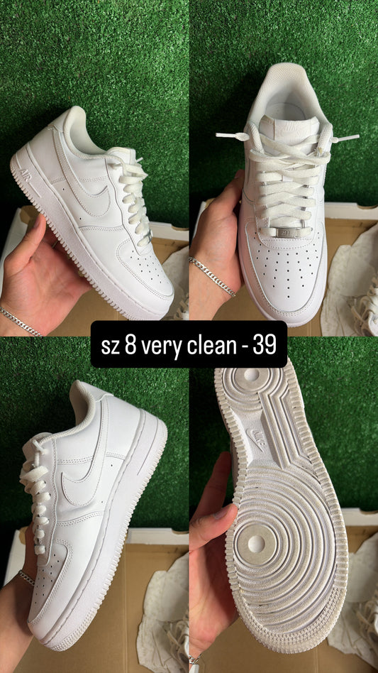 Nike Air Force 1 Low Triple White Size 8