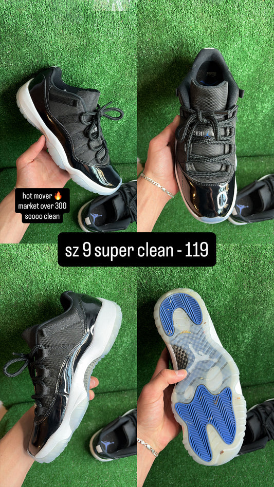 Jordan 11 Low Space Jam Size 9