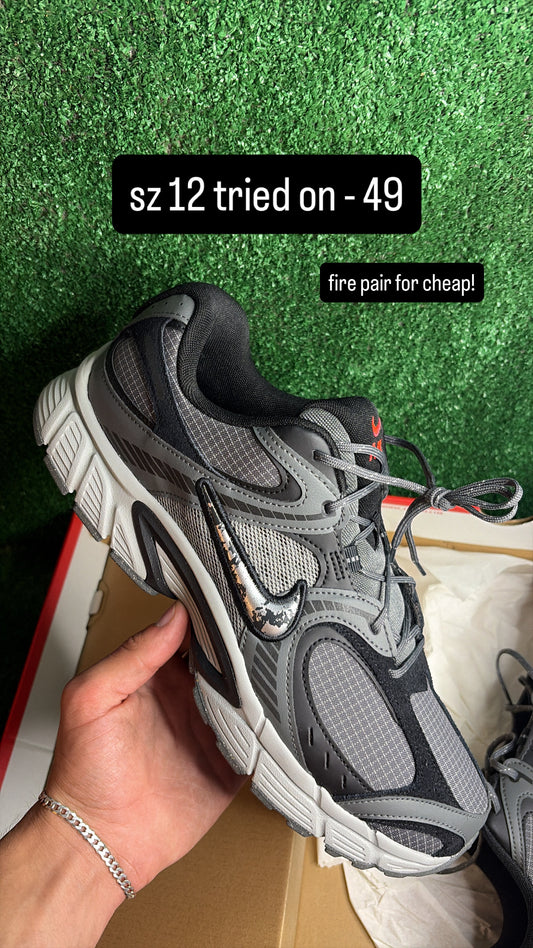 Nike V5 Runner SE Iron Grey Size 12