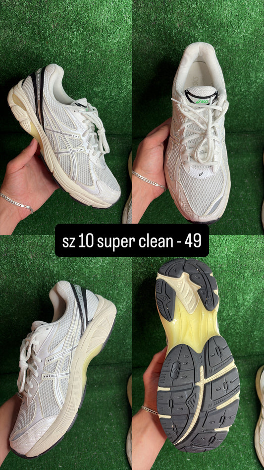 Asics 2160 White Cream Size 10