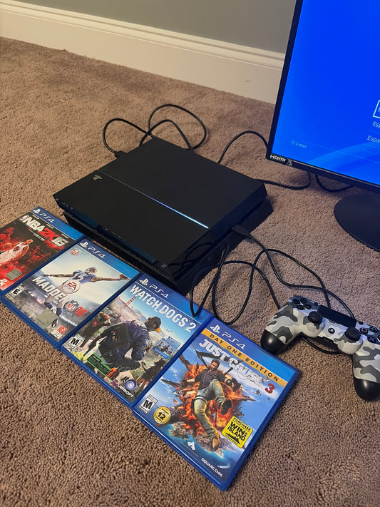 Playstation 4 (PS4) + Controller + 4 Games