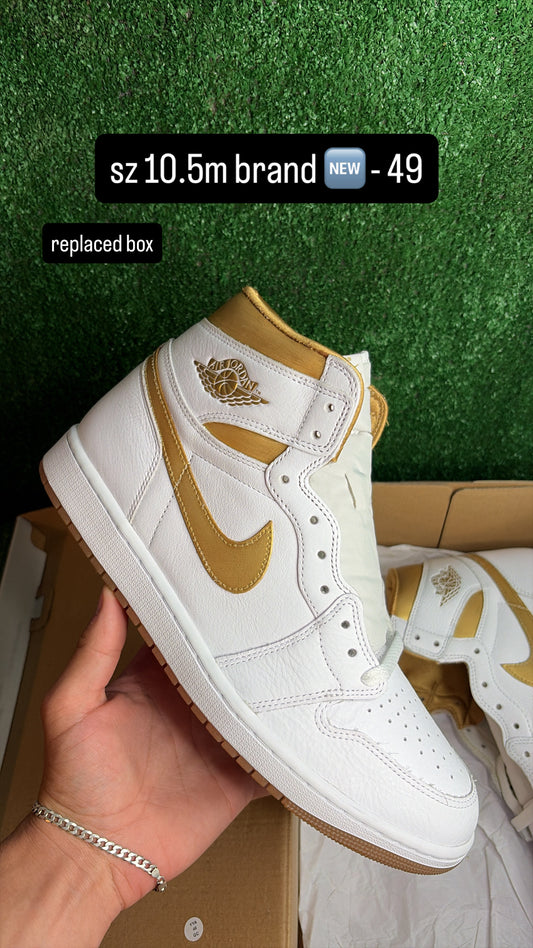 Jordan 1 Metallic Gold White Size 10.5m