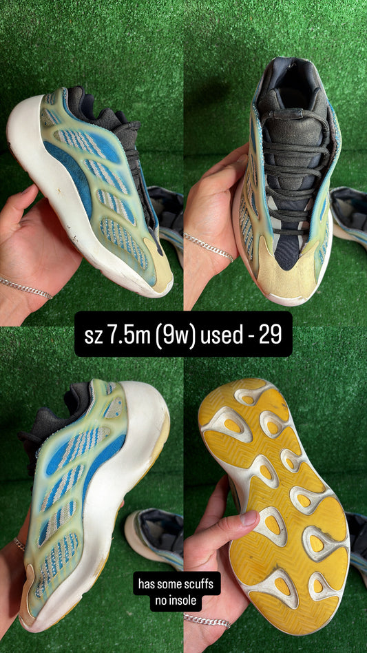 Yeezy 700 V3 Azareth Size 7.5m (9w)