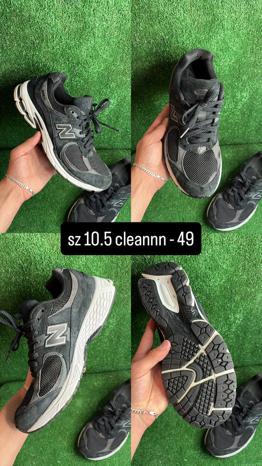 New Balance 2002r Black Gunmetal Size 10.5