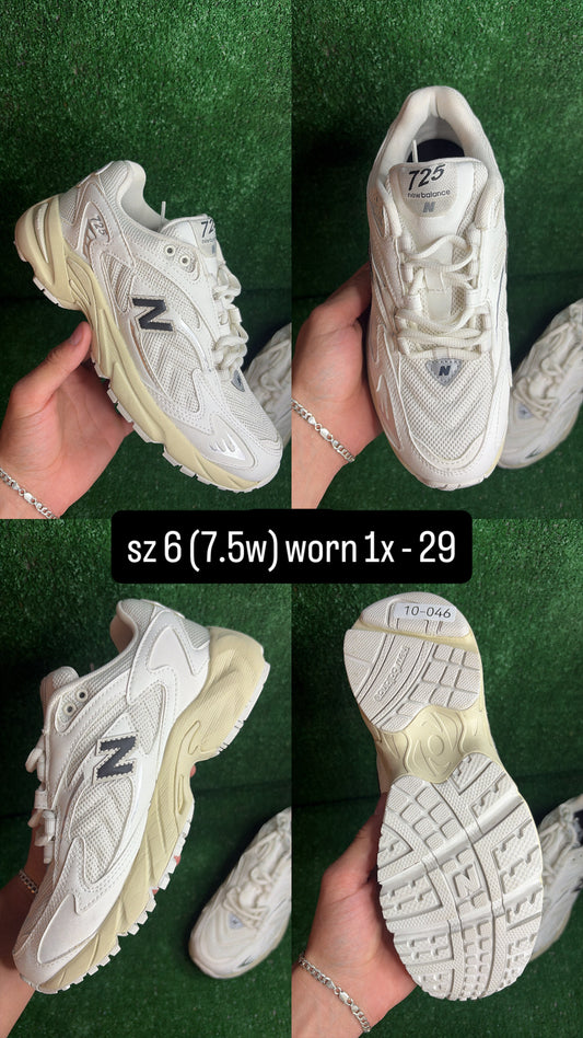 New Balance 725 Cream White Black Size 6 (7.5w)