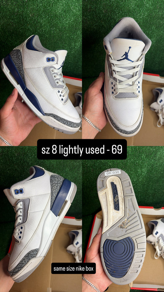 Jordan 3 Midnight Navy Size 8