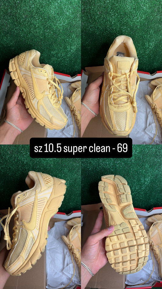 Nike Vomero 5 Yellow Gold Size 10.5