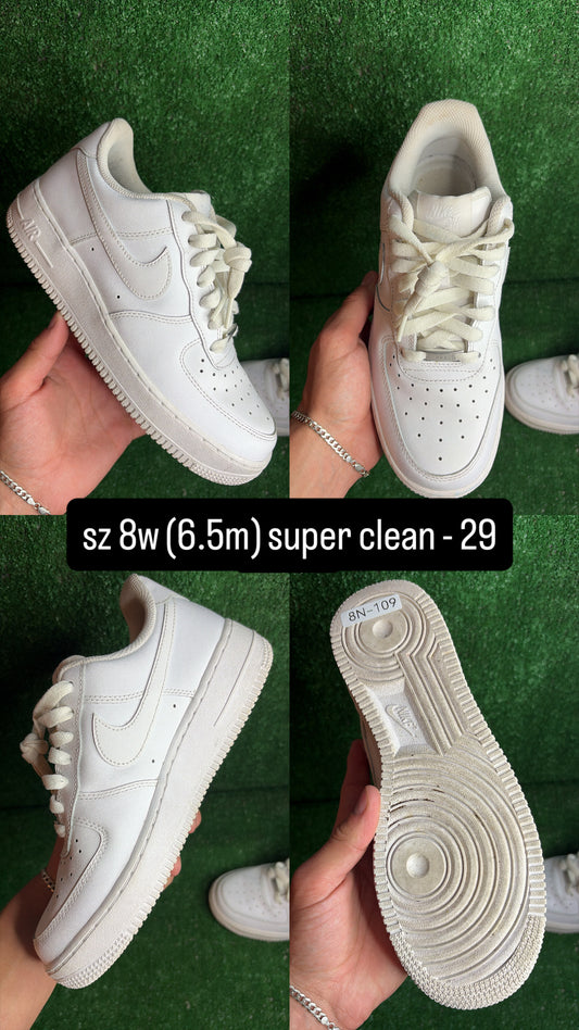 Nike Air Force 1 Low Triple White Size 6.5m (8w)